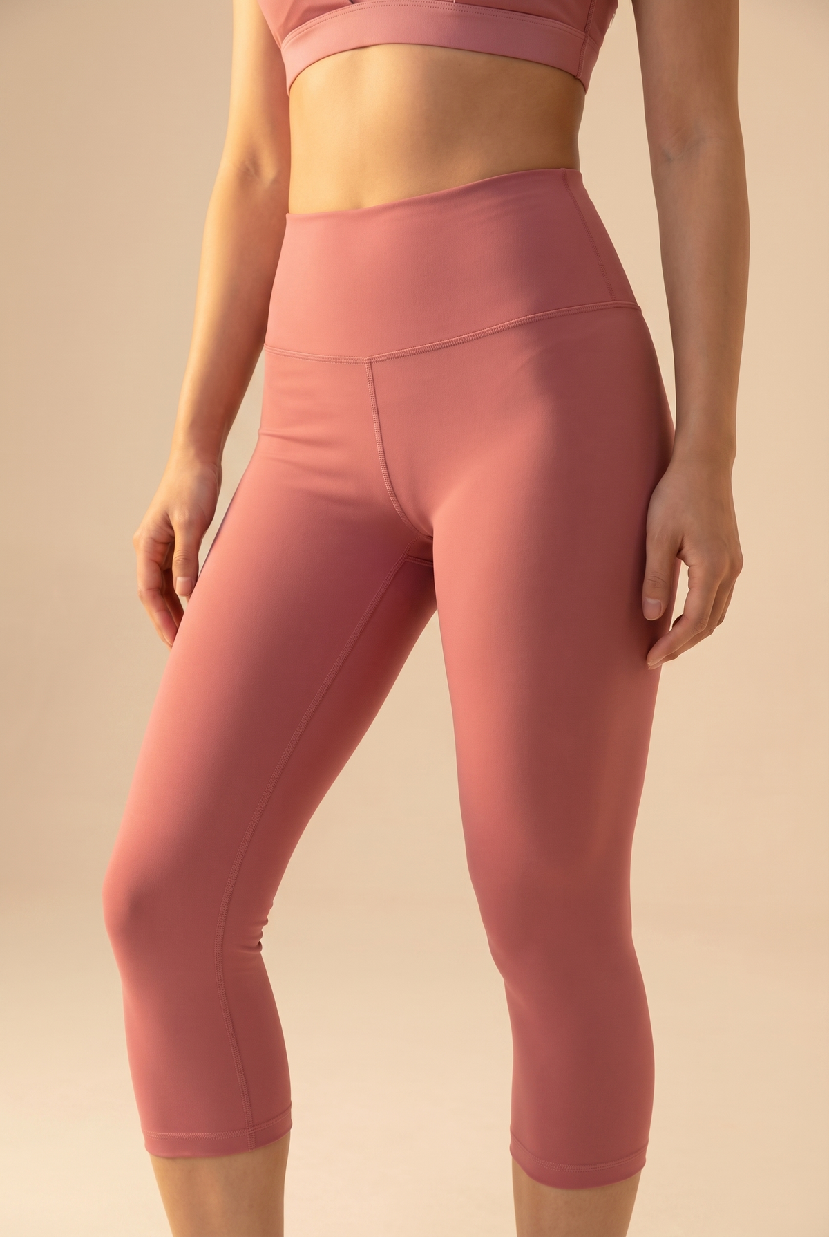 Contour High-Waist Capri Legging Apparel & Accessories > Activewear > Leggings > Capri Leggings by Profit Outfits
