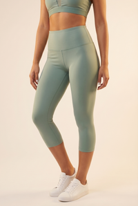 Contour High-Waist Capri Legging Apparel & Accessories > Activewear > Leggings > Capri Leggings by Profit Outfits