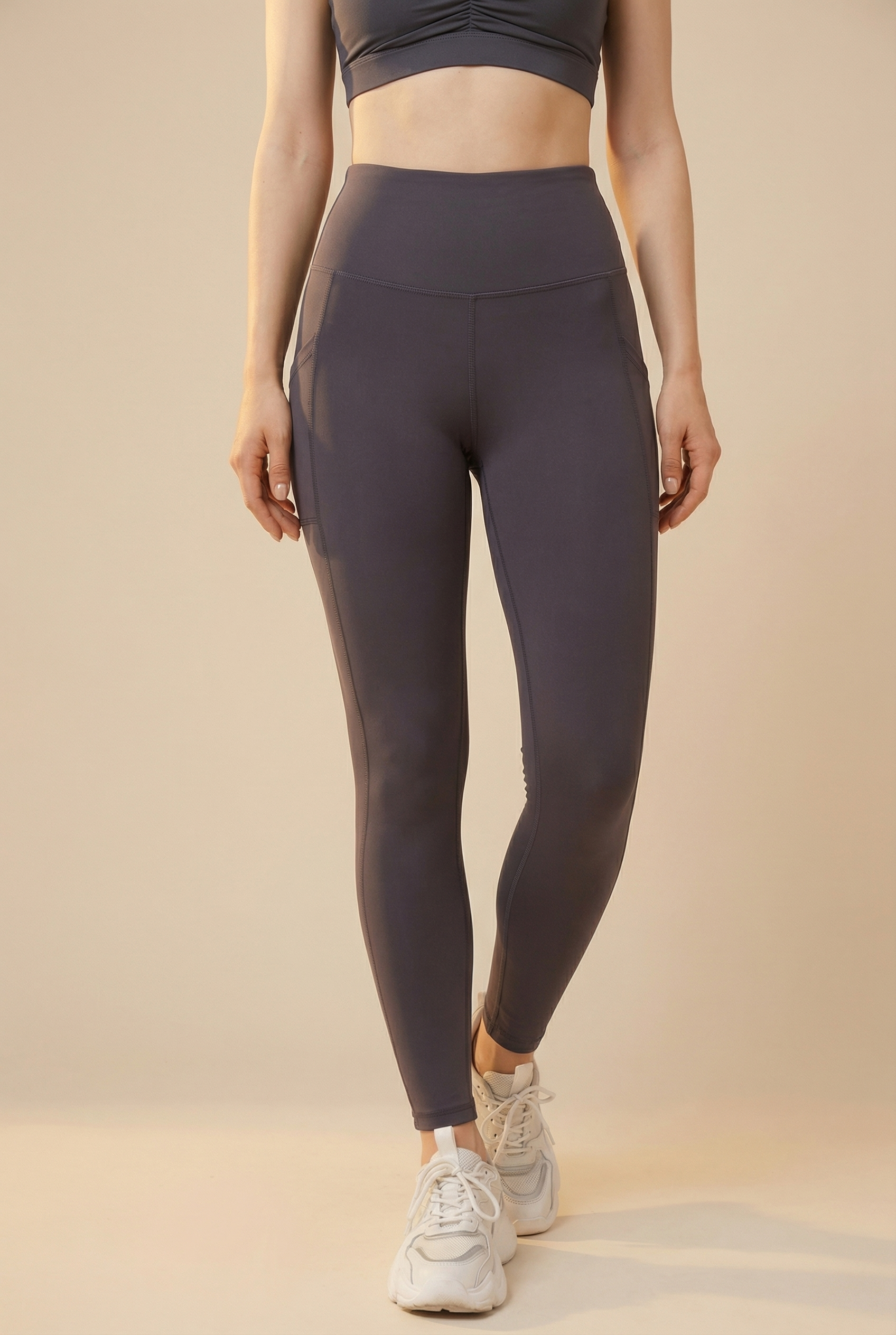 Sculpt Pocket Scrunch Legging  by PROFIT OUTFITS