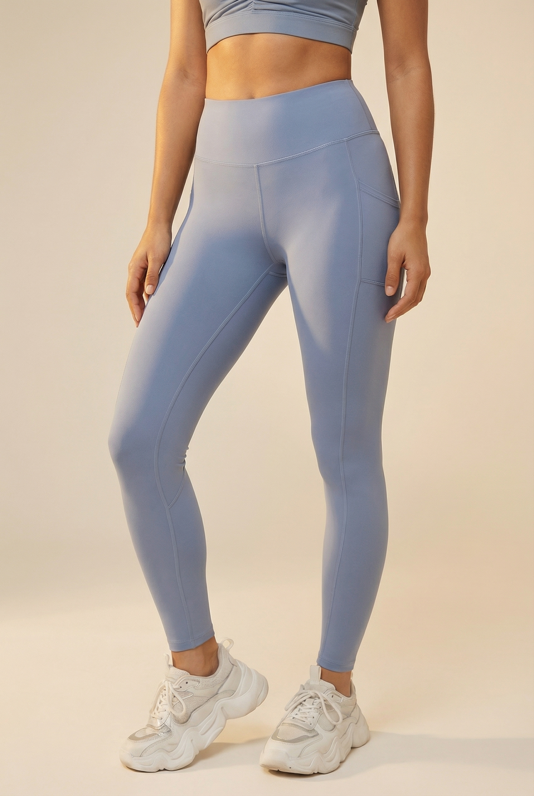 Sculpt Pocket Scrunch Legging  by PROFIT OUTFITS