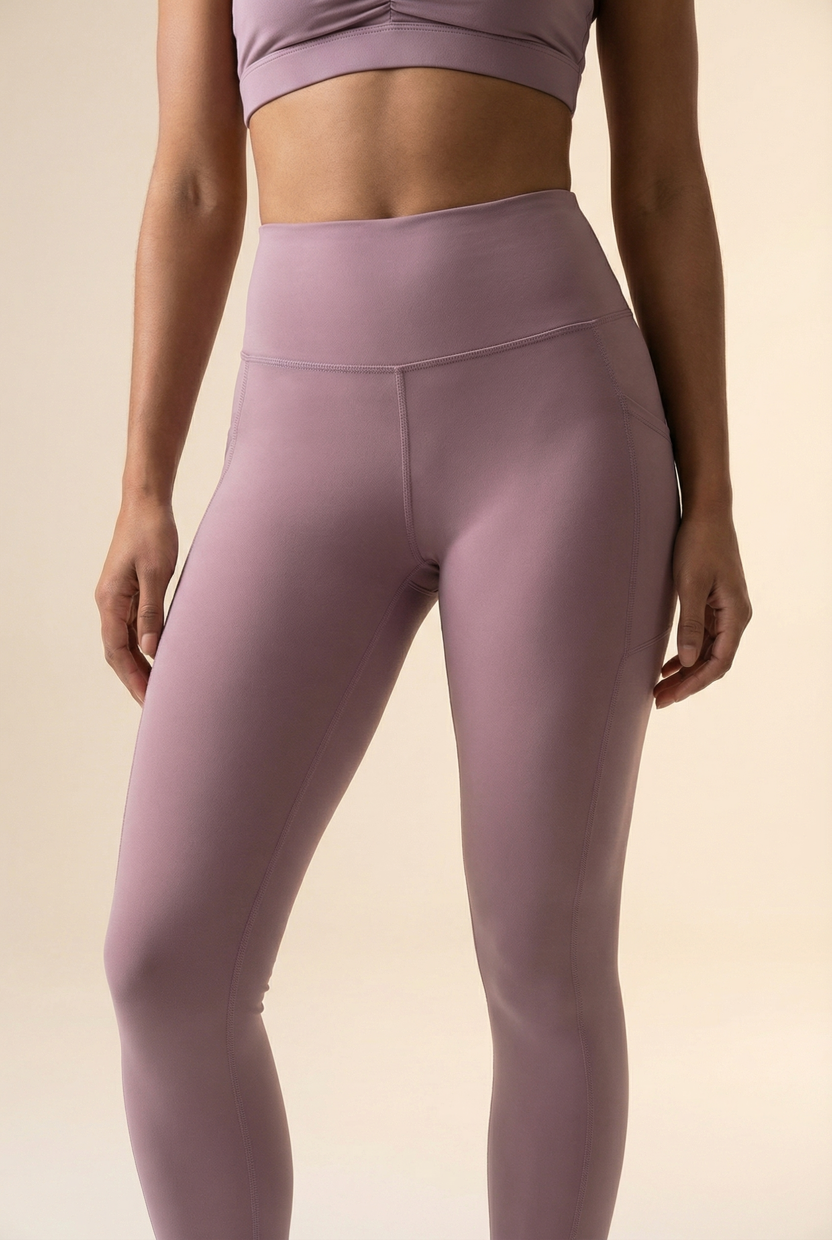 Sculpt Pocket Scrunch Legging  by Profit Outfits