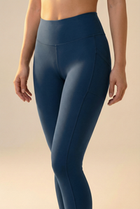 Sculpt Pocket Scrunch Legging  by PROFIT OUTFITS