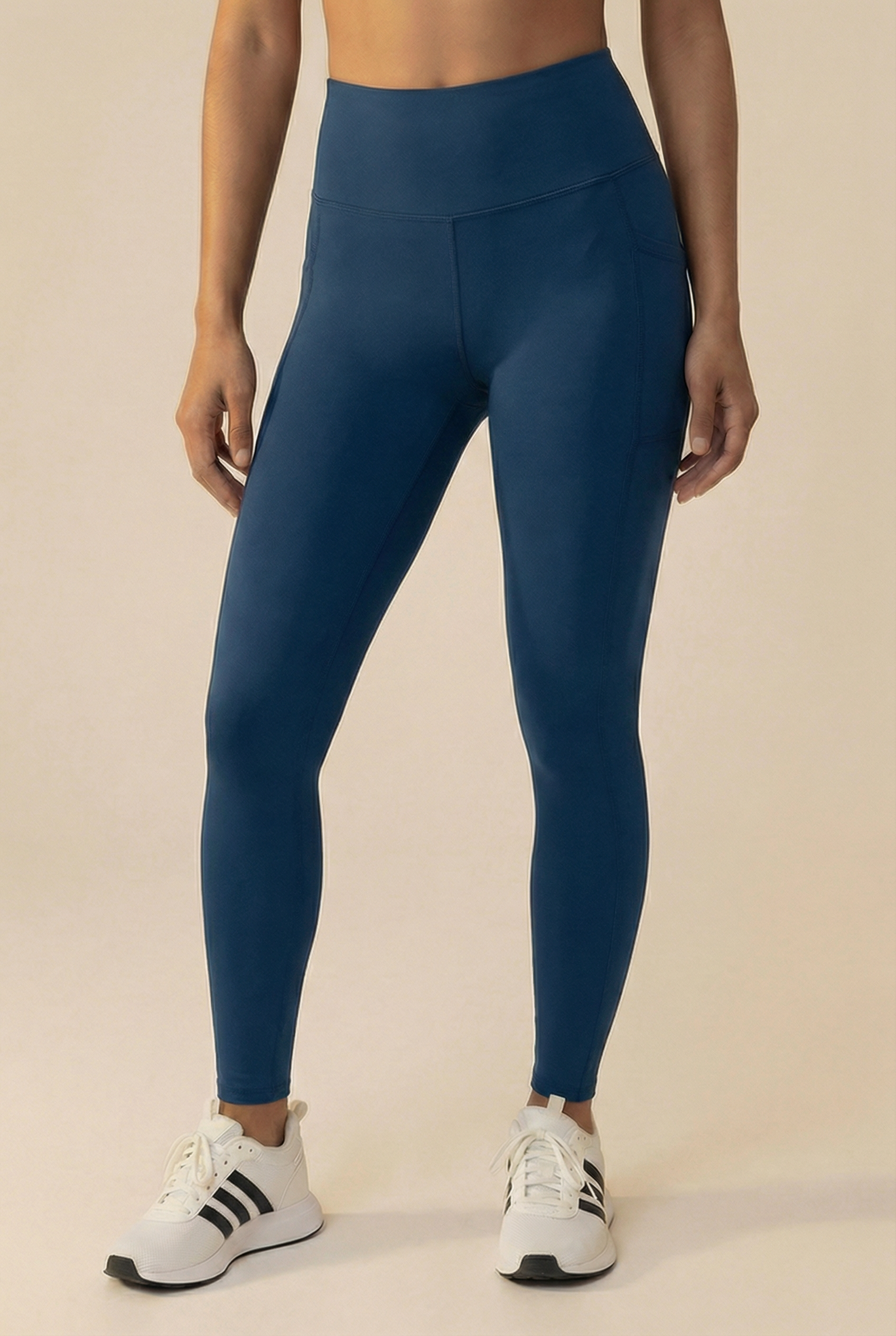 Sculpt Pocket Scrunch Legging  by PROFIT OUTFITS