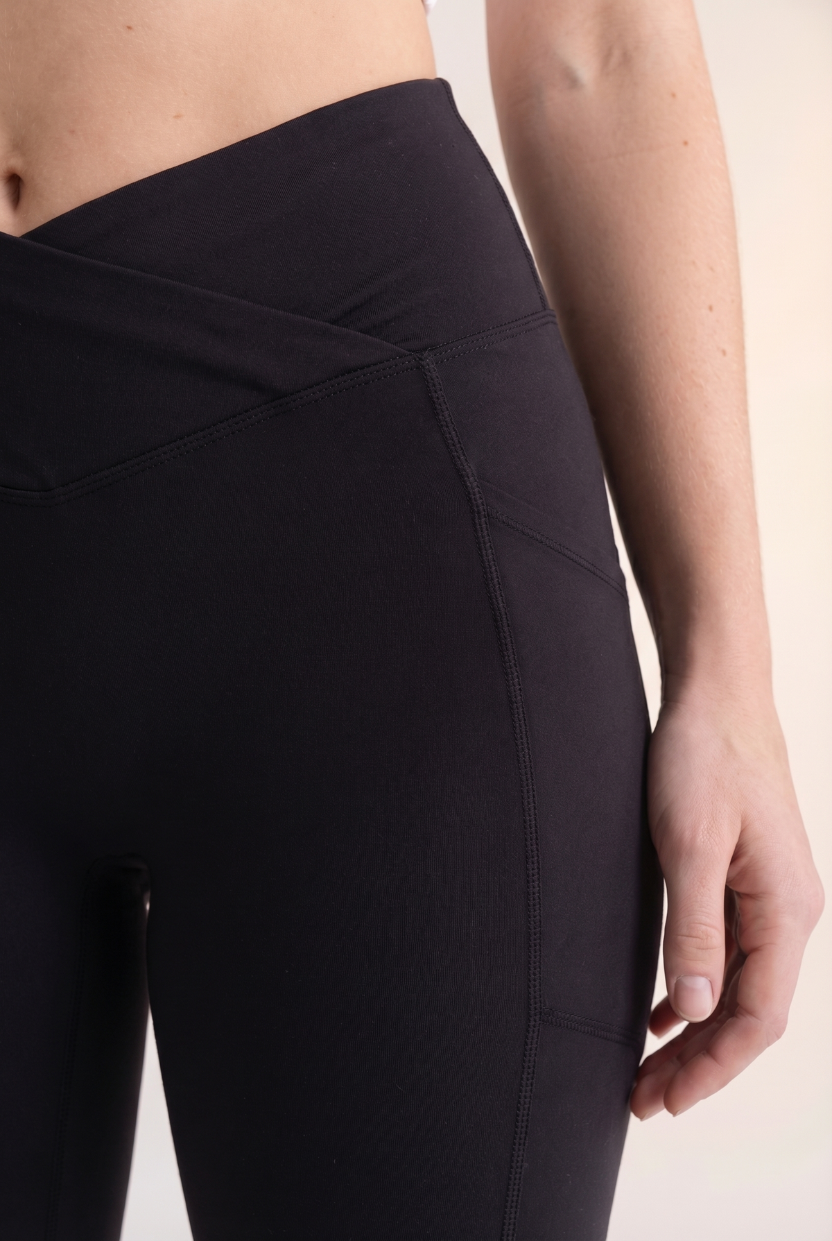 SoftTouch Pocket V-Waist Flare Legging Apparel & Accessories > Activewear > Leggings > Flare Leggings by Profit Outfits