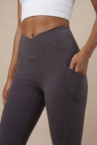 SoftTouch Pocket V-Waist Flare Legging Apparel & Accessories > Activewear > Leggings > Flare Leggings by Profit Outfits