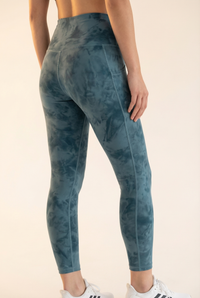 Tie-Dye Lift Pocket High-Waist Legging Apparel & Accessories > Activewear > Leggings > High-Waist Leggings by Profit Outfits