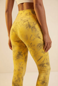 Tie-Dye Lift Pocket High-Waist Legging Apparel & Accessories > Activewear > Leggings > High-Waist Leggings by Profit Outfits